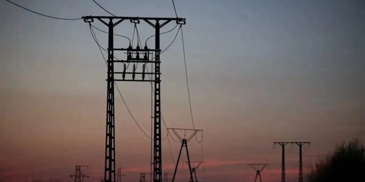 Χαμηλότερα από τις γειτονικές χώρες έκλεισε η Ελλάδα το 2025 στη χονδρική του ηλεκτρικού ρεύματος