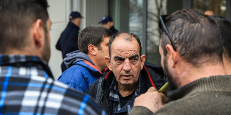 Ένταση ανάμεσα σε αγροτοσυνδικαλιστές: «Βαφτίζετε τους ντελιβεράδες, μπλόκα» – «Μας έλεγαν λαγούς, προδότες και καλικάντζαρους και δεν το καταδίκασες»