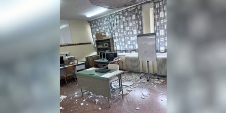 Γαλάτσι: Έπεσαν σοβάδες σε τάξη δημοτικού σχολείου – Από τύχη δεν τραυματίστηκαν μαθητές και δάσκαλοι
