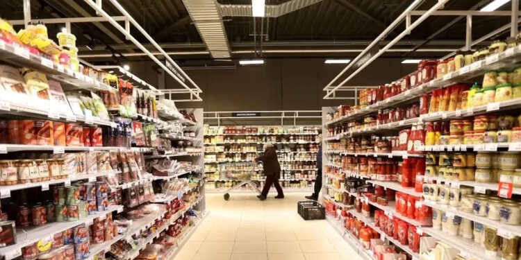 Εορταστικό ωράριο 2025: Πώς θα λειτουργήσουν σήμερα, παραμονή Πρωτοχρονιάς, καταστήματα και σούπερ μάρκετ