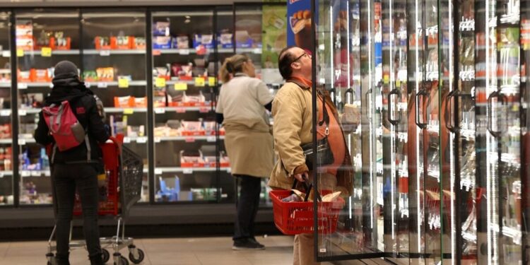 Σούπερ μάρκετ: Στα 16,2 δισ. ευρώ οι πωλήσεις το 2025 με ώθηση από τον τουρισμό