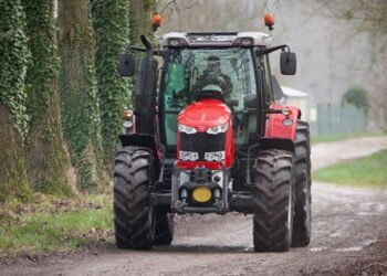 Εκτός Σχεδίων Βελτίωσης οι παλιοί δικαιούχοι εκτός – Πόσο φτάνει η επιδότηση τρακτέρ για τους Νέους Αγρότες