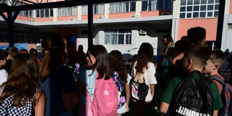 Το Υπουργείο Παιδείας ανακοίνωσε προσλήψεις 658 εκπαιδευτικών – Όλα τα ονόματα