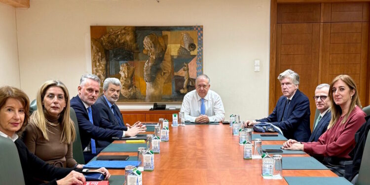 Θεοδωρικάκος: Ζητά από τις ασφαλιστικές συγκρατημένες αυξήσεις στα ασφάλιστρα υγείας