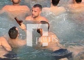 Θεοφάνεια: Απρόοπτο στον αγιασμό των υδάτων στο Ηράκλειο – Έσπασαν τον Τίμιο Σταυρό