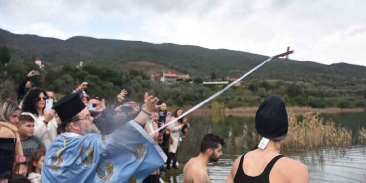 Αγιασμός των Υδάτων στο Μπαμπαλιό – «Ιστορική ημέρα μνήμης και ρίζας» (φωτο)