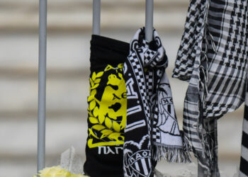 Τραγωδία με οπαδούς του ΠΑΟΚ: Ανείπωτη θλίψη στις κηδείες των 5 νεαρών σε Ημαθία και Θεσσαλονίκη