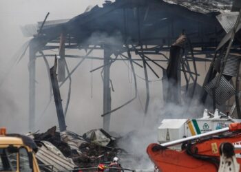 Τραγωδία στη βιομηχανία «Βιολάντα»: Που στρέφονται οι έρευνες για την φονική έκρηξη – «Σώθηκαν όσοι ήταν κοντά στην έξοδο»