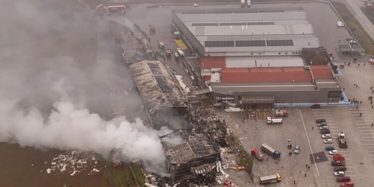 Βιολάντα: Τριήμερο δημοτικό πένθος στα Τρίκαλα για τις 5 νεκρές εργαζόμενες στο εργοστάσιο