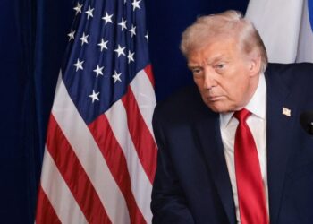 Στον «πάγο» η απόφαση του Ανωτάτου Δικαστηρίου για τους δασμούς Τραμπ