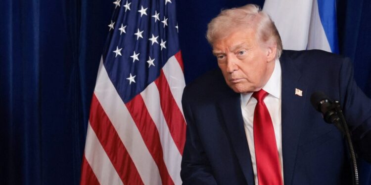 Στον «πάγο» η απόφαση του Ανωτάτου Δικαστηρίου για τους δασμούς Τραμπ