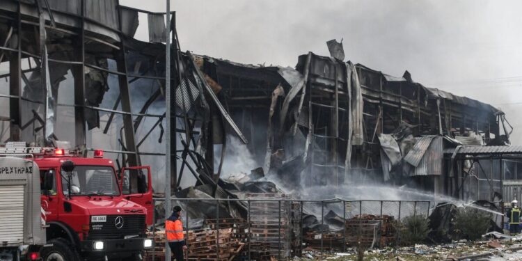 Τραγωδία στο εργοστάσιο «Βιολάντα»: Από τη χαρά στο πένθος – Θα ήταν 30 άτομα στη βάρδια αν δεν ήταν η κοπή της πίτας