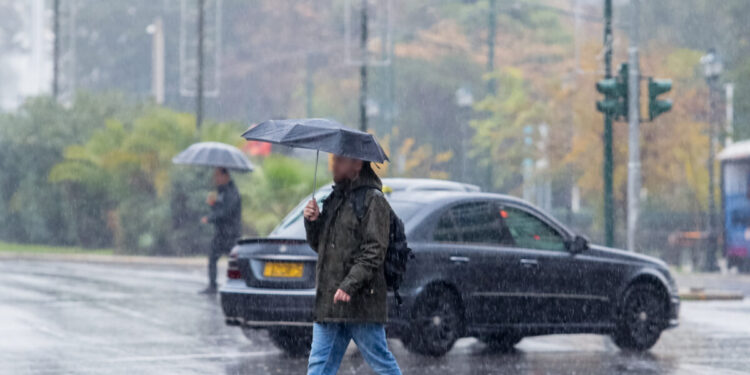 Καιρός: Ισχυρές βροχές και καταιγίδες μέχρι το πρωί της Πέμπτης – Οι έξι περιοχές που θα χτυπήσει η κακοκαιρία
