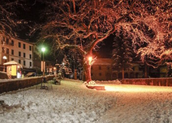 Καιρός: Χιόνι και χαμηλές θερμοκρασίες στην Ήπειρο –  Επιχείρηση απεγκλωβισμού 5 οχημάτων στο Ζαγόρι