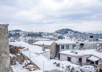 «Μάχη» μετεωρολόγων για τις χιονοπτώσεις τη Δευτέρα: «Ο καιρός δεν είναι clickbait» – «Χαλάνε την πιάτσα»