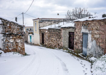 Καιρός Πρωτοχρονιάς: Ποδαρικό για το 2026 με τσουχτερό κρύο και χιόνια – Παγετός σε πολλές περιοχές