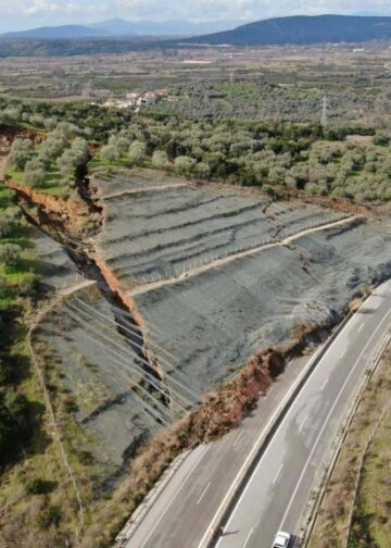 Ρήγμα 200 μέτρων από τη μεγάλη κατολίσθηση στην Ιόνια Οδό