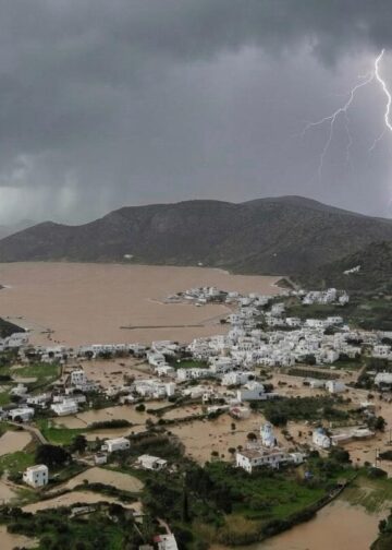 Βούλιαξαν Πάτμος και Λειψοί από βροχοπτώσεις και αυξημένη στάθμη της θάλασσας