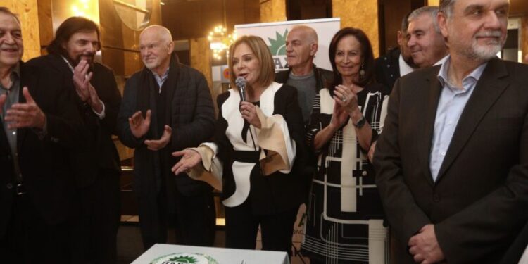 Ηχηρό μήνυμα στήριξης σε Σταρακά από 700 Αιτωλοακαρνάνες στην κοπή πίτας ετεροδημοτών στην Αθήνα