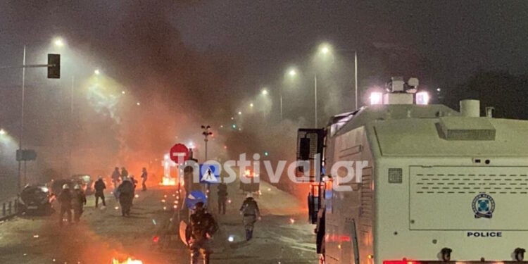 Υπουργείο Παιδείας σε ΑΠΘ: Έχετε διορία 48 ωρών να δώσετε εξηγήσεις για τα επεισόδια