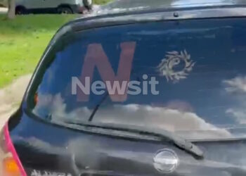 Ελευσίνα: «Μέσα σε 3 λεπτά ξεψύχησε» λέει o πρώην σύζυγος της 44χρονης που έκανε όπισθεν και σκότωσε τη μητέρα της