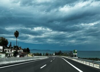 Βόλος: 72χρονος οδηγούσε ανάποδα σε αυτοκινητόδρομο – Ήθελε να πάει σε εκκλησία να ανάψει κερί για συγγενή του που πέθανε