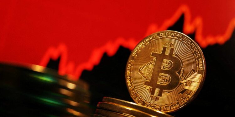 Σε ελεύθερη πτώση το Bitcoin – Βρέθηκε και κάτω από τα 70.000 δολάρια
