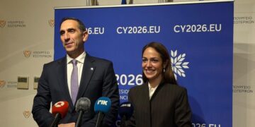 Μαραθώνιος διεθνών επαφών για το Στεγαστικό από τη Δόμνα Μιχαηλίδου