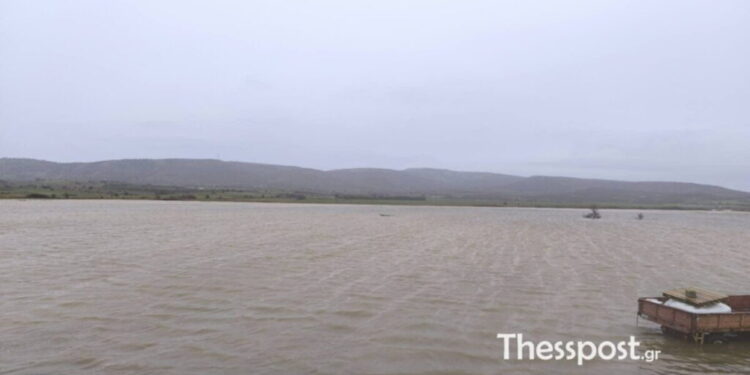 Έβρος: «Εάν σπάσουν κι άλλα αναχώματα θα κινδυνεύσουν οικισμοί»