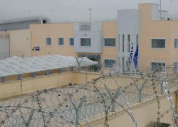 Φυλακές Δομοκού: Δε νομίζω να είπε «σήμερα αποφασίζω να γίνω συμμέτοχος σε τέτοιο έγκλημα», λέει ο δικηγόρος του αρχιφύλακα