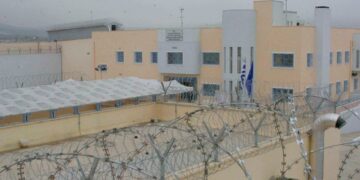 Φυλακές Δομοκού: Δε νομίζω να είπε «σήμερα αποφασίζω να γίνω συμμέτοχος σε τέτοιο έγκλημα», λέει ο δικηγόρος του αρχιφύλακα