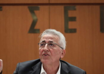 Υπόθεση Παναγόπουλου: Στα «κάγκελα» τα κόμματα μετά την έρευνα εις βάρος του προέδρου της ΓΣΕΕ για υπεξαίρεση κονδυλίων