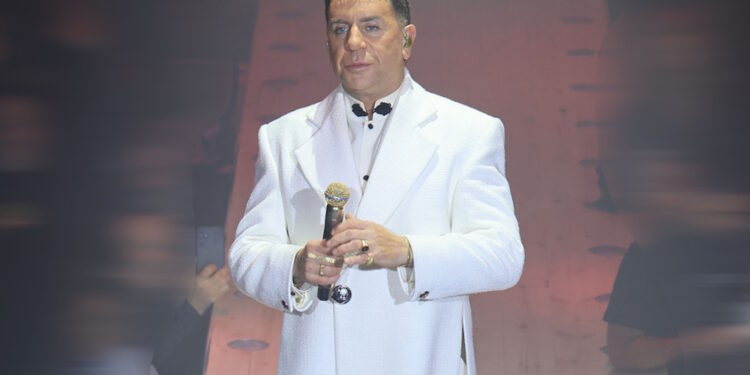 «Ο Γιώργος Μαζωνάκης ήθελε χθες να πάει να τραγουδήσει, αλλά δεν τον αφήσαμε», αποκάλυψε ο γιατρός του