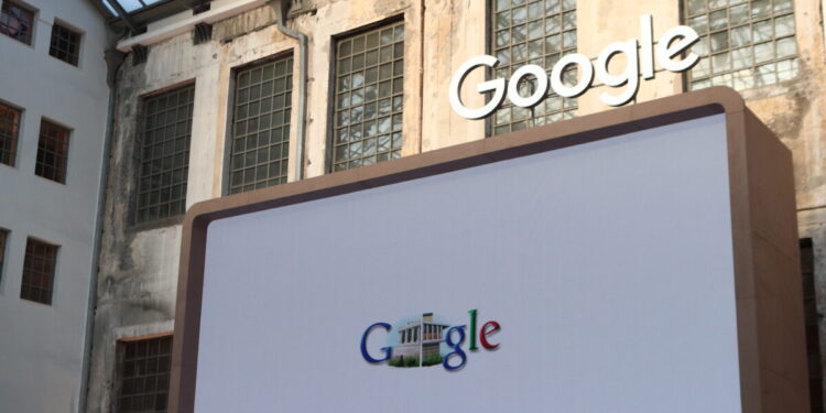 Η Google εκπαιδεύει δημόσιους υπαλλήλους στην Τεχνητή Νοημοσύνη με στόχο την καλύτερη εξυπηρέτηση των πολιτών