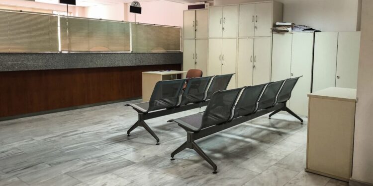 Μοντέλο ΕΦΚΑ στις συναλλαγές με το Δημόσιο: Τέλος στις καθυστερήσεις για βεβαιώσεις, πιστοποιητικά και αυτοψίες