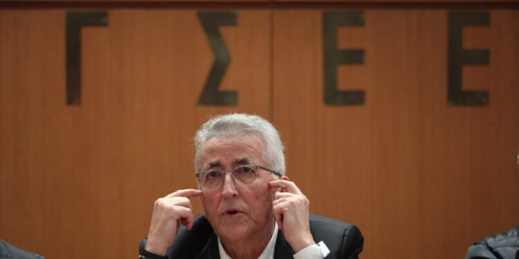 Ο Γιάννης Παναγόπουλος, η πρώην γγ του Εργασίας, ο δημοσιογράφος και το φιάσκο «σκόιλ ελικικού»:  Τι ελέγχει η Αρχή για το «μαύρο χρήμα»