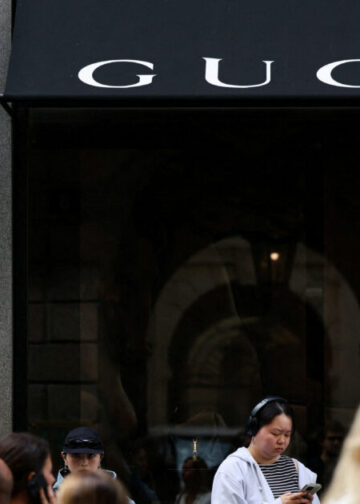 Οι πωλήσεις της Gucci μειώνονται, ενώ ο CEO της Kering πρoωθεί την στρατηγική αναβάθμιση του brand