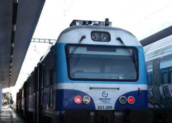 Διεκόπη η κυκλοφορία των τρένων στο τμήμα Σίνδος – Θεσσαλονίκη λόγω φωτιάς