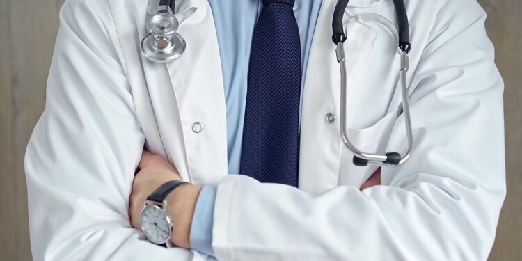 Ο καρδιοχειρουργός του Ιπποκράτειου προκαλεί μετά την καταδίκη του για φακελάκι: «Δεν τον χειρουργούσε κανένας, έπρεπε να μου λένε ευχαριστώ»