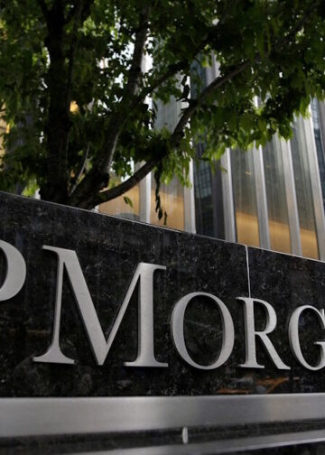 JP Morgan: Πώς θα επηρεαστούν οι μετοχές στο ελληνικό χρηματιστήριο από την τριπλή αναβάθμιση