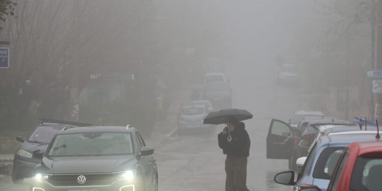 Καιρός σήμερα: Πτώση της θερμοκρασίας και τοπικές βροχές