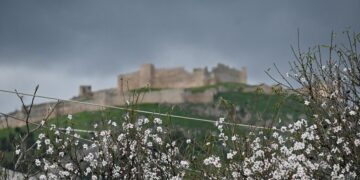 Καιρός αύριο: Συννεφιά και μικρή πτώση της θερμοκρασίας