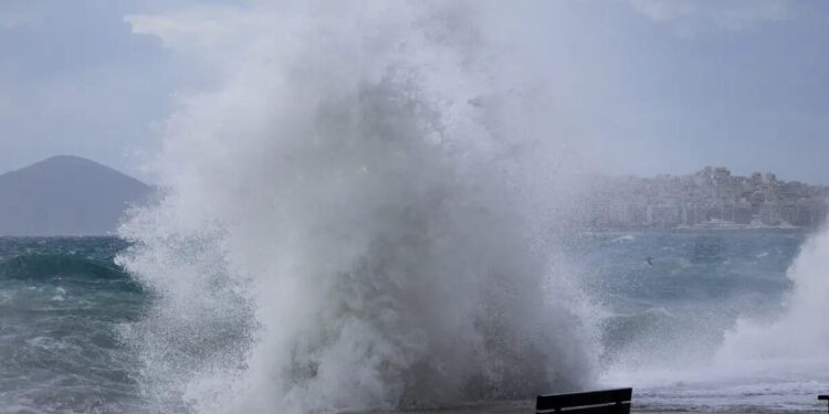 Καιρός σήμερα: Βροχές και καταιγίδες σε δυτικά, ανατολική Μακεδονία, Θράκη και ανατολικό Αιγαίο – Αναλυτική πρόγνωση