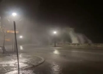 Κακοκαιρία – Κέρκυρα: Διακοπές στην ηλεκτροδότηση, πεσμένα δέντρα και πλημμυρισμένοι δρόμοι