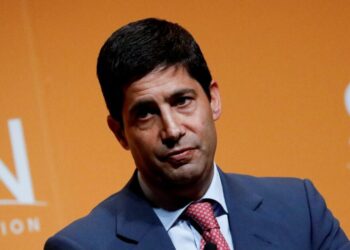 Η οικονομία των ΗΠΑ μπορεί να αναπτυχθεί με ρυθμό 15% με τον Γουόρς στο τιμόνι της Fed, λέει ο Τραμπ