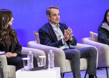 Κυριάκος Μητσοτάκης: Άφησε «παράθυρο» για την ένταξη των υγειονομικών στα βαρέα και ανθυγιεινά – «Να μας έχετε εμπιστοσύνη»