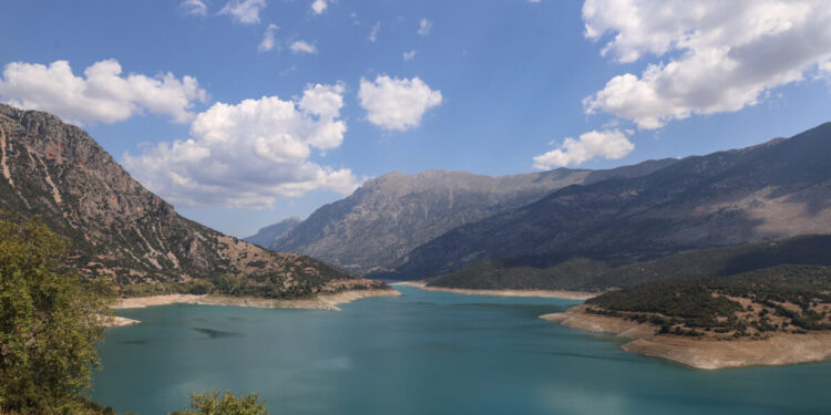 «Ανάσα» στον Μόρνο έδωσαν οι βροχοπτώσεις: Ξεπέρασε τα 300 εκατ. κυβικά μέτρα νερού
