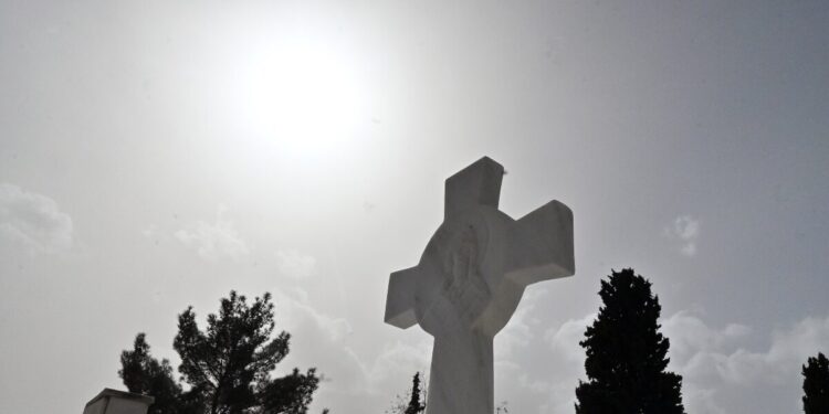 Καβάλα: Εκταφή 150 σορών από νεκροταφεία – Δεν έχουν αποσυντεθεί λόγω κορονοϊού εδώ και 5 χρόνια