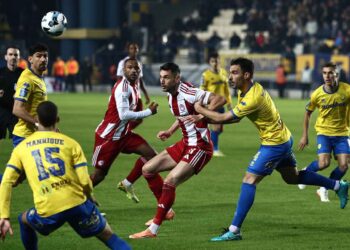 Παναιτωλικός: Με Μλάντεν βασικό και Γκράναθ δεξί μπακ η ενδεκάδα με Ολυμπιακό