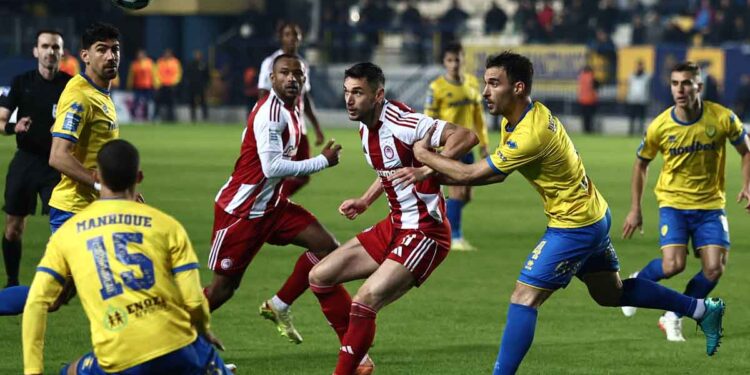 Παναιτωλικός: Με Μλάντεν βασικό και Γκράναθ δεξί μπακ η ενδεκάδα με Ολυμπιακό